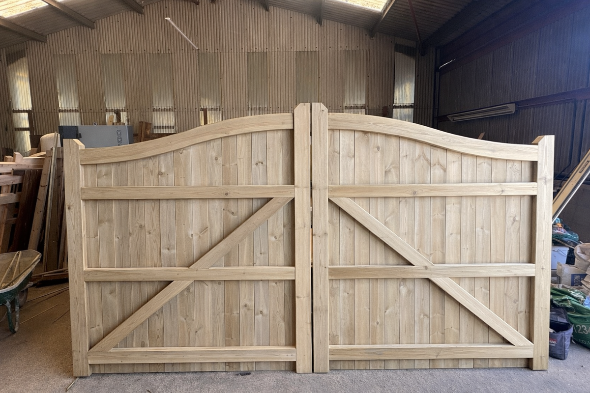 The Dedham Driveway Gate Range